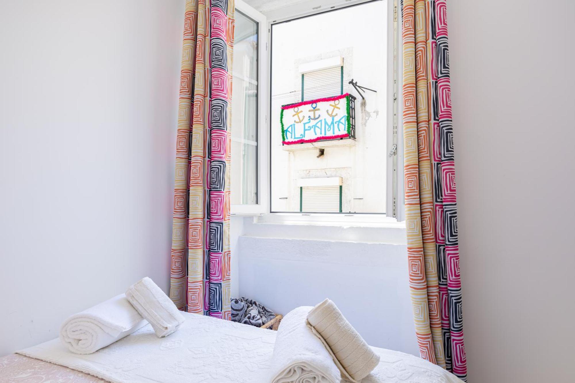 Alfama Valle Lisbon Luaran gambar