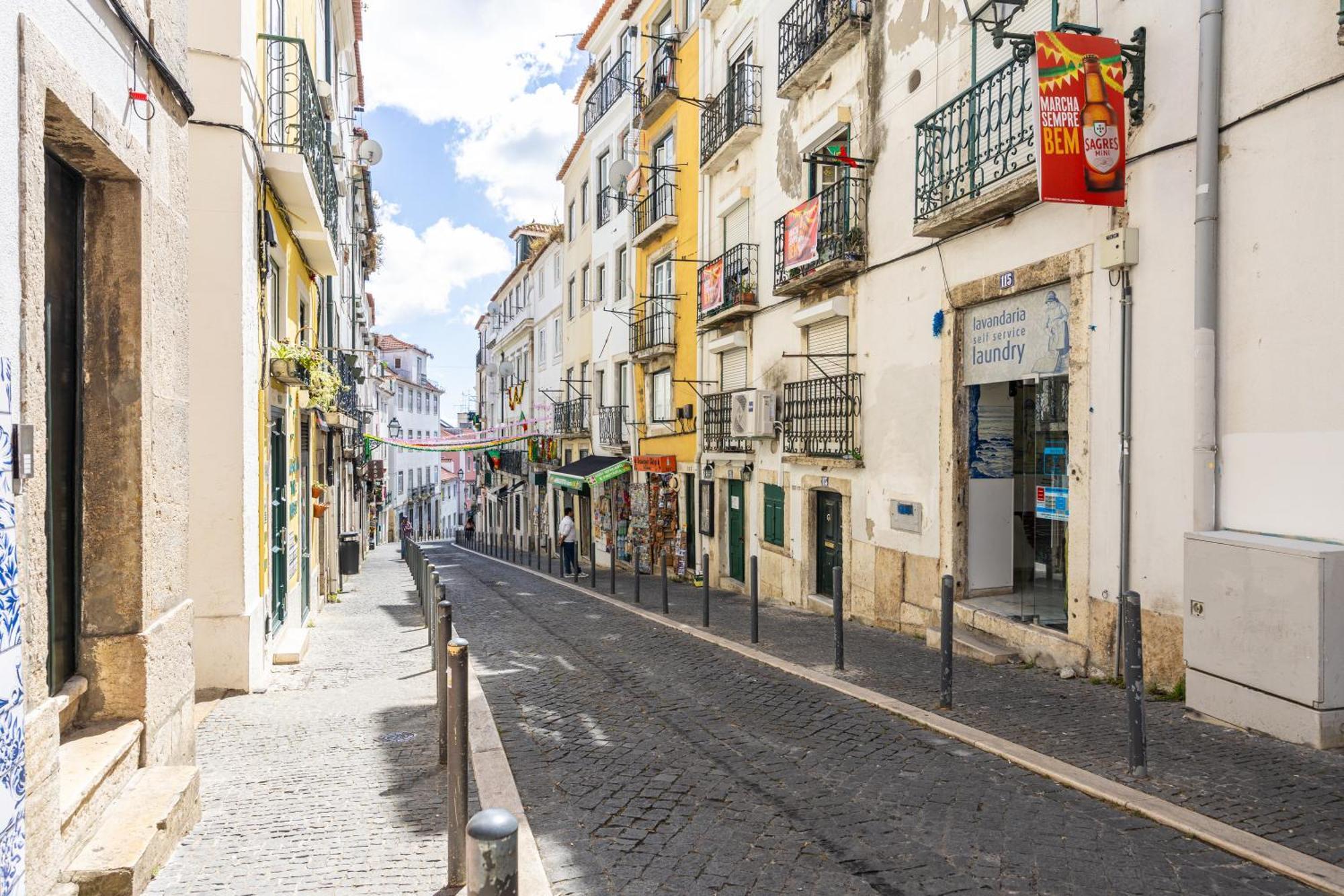Alfama Valle Lisbon Luaran gambar